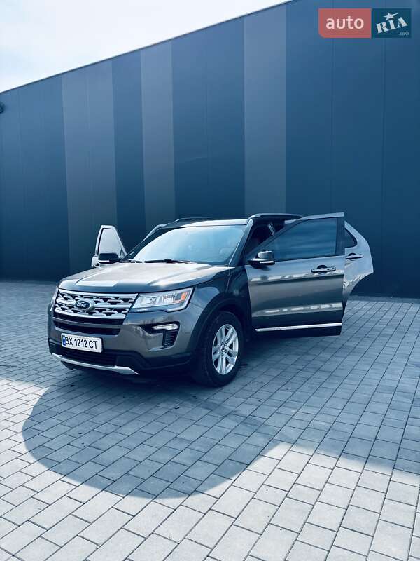 Внедорожник / Кроссовер Ford Explorer 2018 в Хмельницком