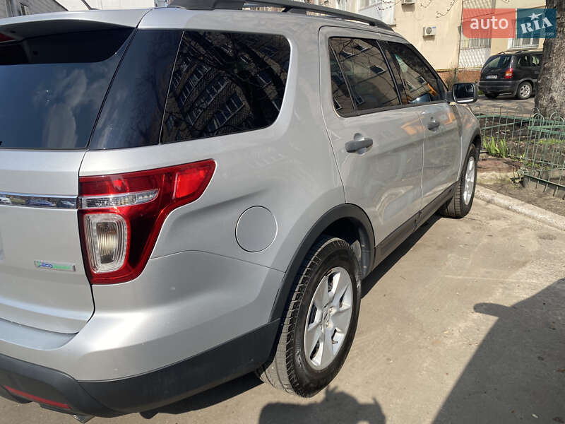 Позашляховик / Кросовер Ford Explorer 2013 в Києві