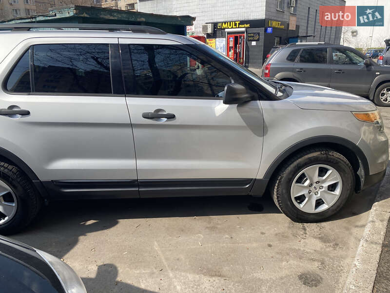 Позашляховик / Кросовер Ford Explorer 2013 в Києві