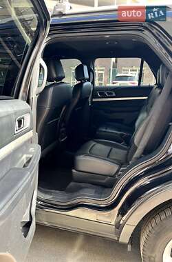 Позашляховик / Кросовер Ford Explorer 2016 в 