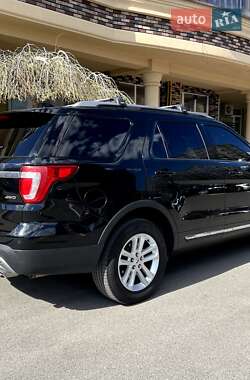 Позашляховик / Кросовер Ford Explorer 2016 в 