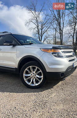Позашляховик / Кросовер Ford Explorer 2015 в 