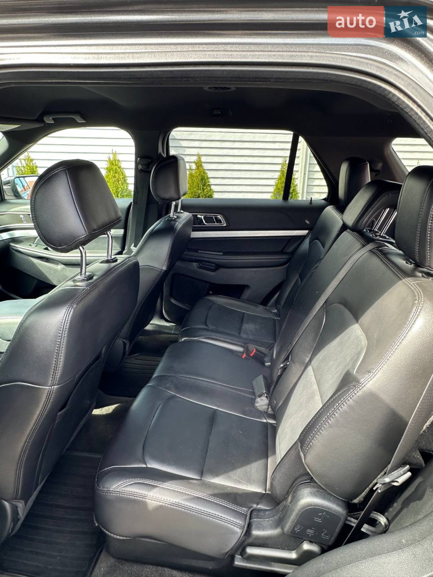 2017 Ford Explorer - мініатюра 18