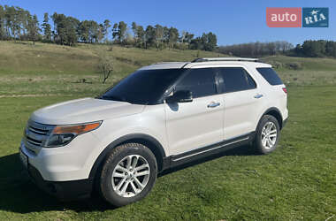 Позашляховик / Кросовер Ford Explorer 2014 в 