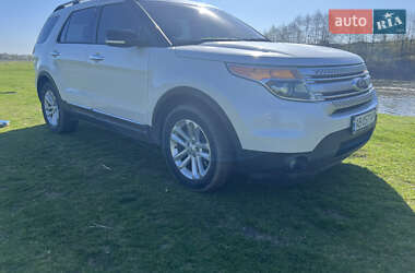 Позашляховик / Кросовер Ford Explorer 2014 в 