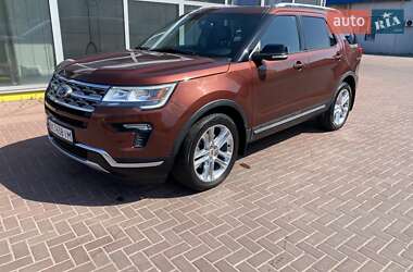 Позашляховик / Кросовер Ford Explorer 2018 в 