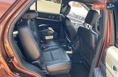 Позашляховик / Кросовер Ford Explorer 2018 в 
