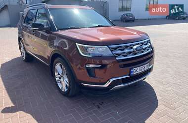 Позашляховик / Кросовер Ford Explorer 2018 в 