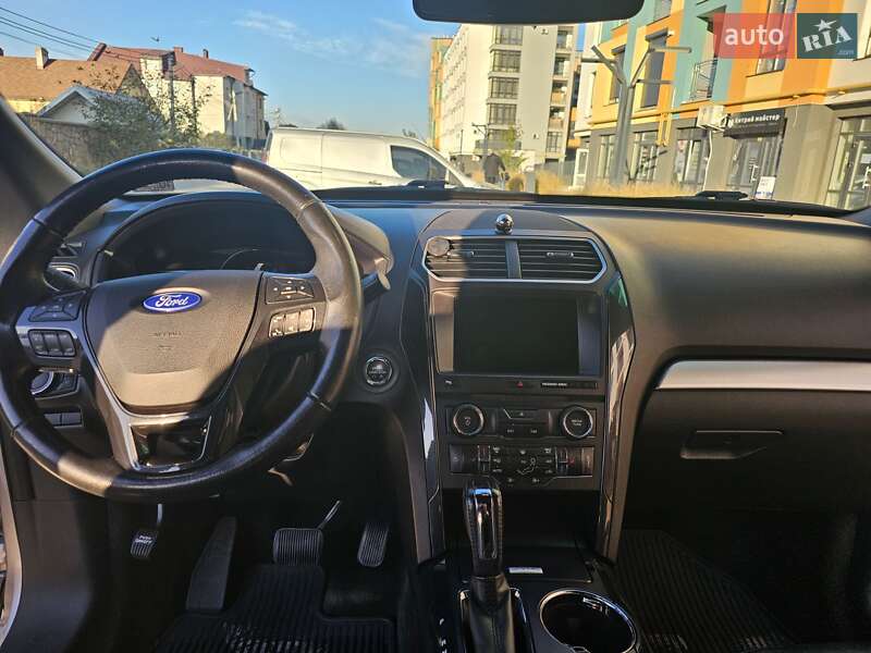 Внедорожник / Кроссовер Ford Explorer 2016 в Ивано-Франковске