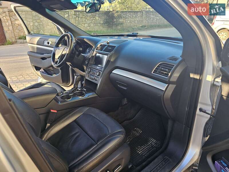Внедорожник / Кроссовер Ford Explorer 2016 в Ивано-Франковске