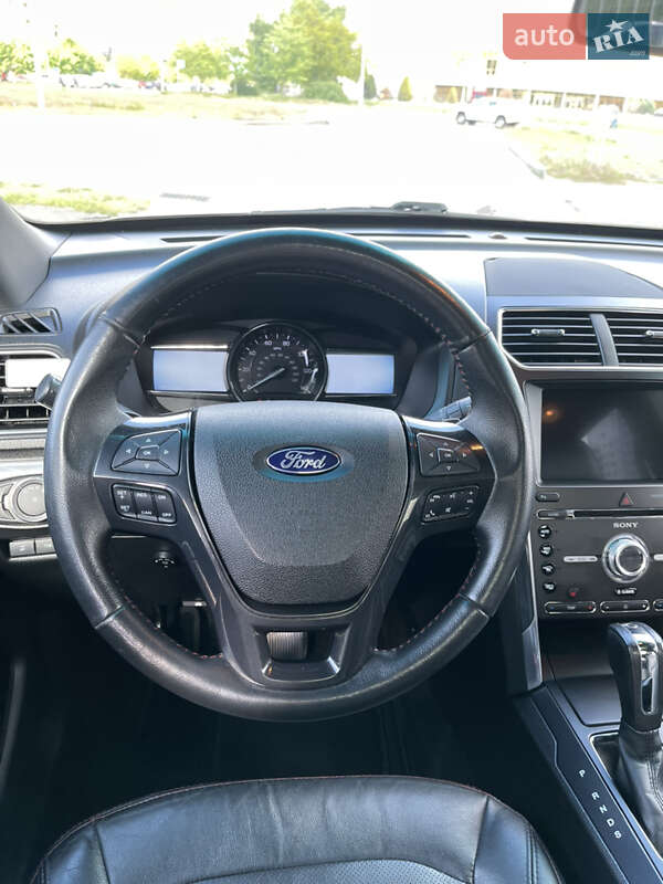 Позашляховик / Кросовер Ford Explorer 2016 в Києві