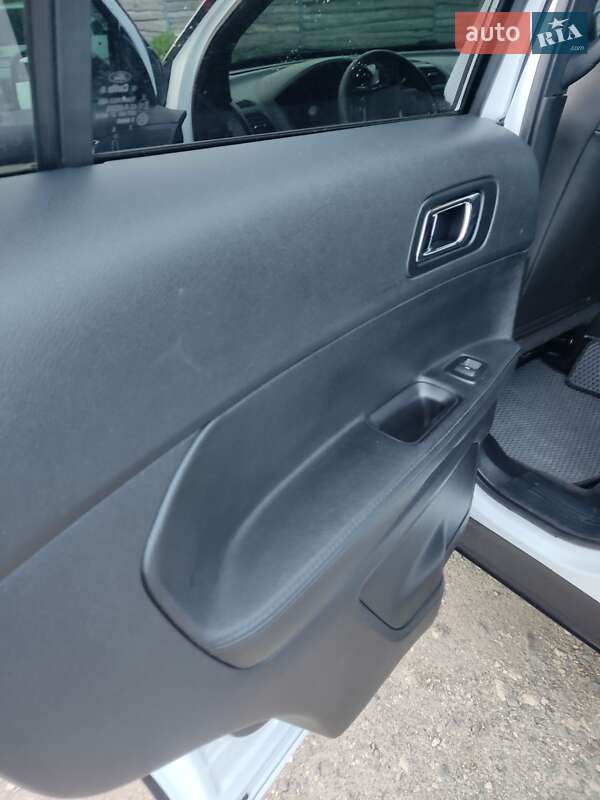 Внедорожник / Кроссовер Ford Explorer 2017 в Кременце фото 48 Внедорожник / Кроссовер Ford Explorer 2017 в Кременце