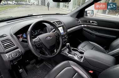Позашляховик / Кросовер Ford Explorer 2019 в 