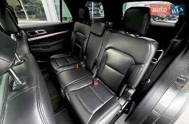 Позашляховик / Кросовер Ford Explorer 2019 в 