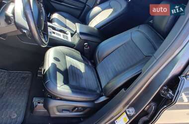 Позашляховик / Кросовер Ford Explorer 2020 в 