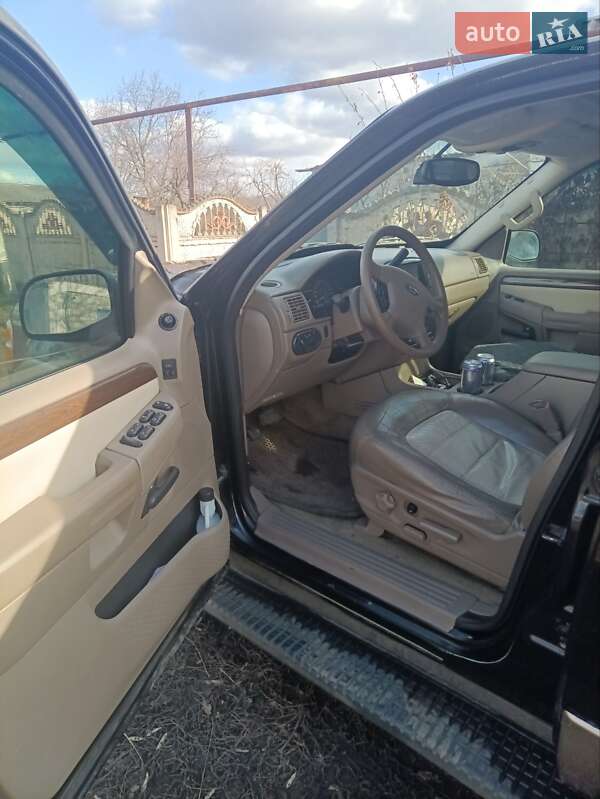 Внедорожник / Кроссовер Ford Explorer 2002 в 