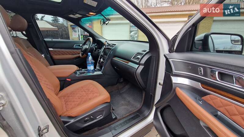 Внедорожник / Кроссовер Ford Explorer 2015 в Днепре