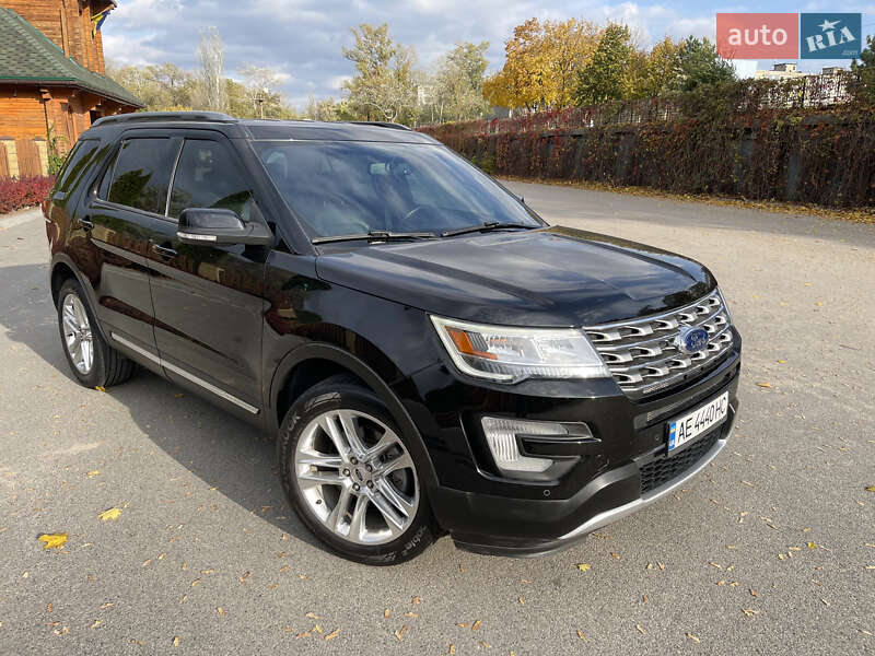 Позашляховик / Кросовер Ford Explorer 2017 в 