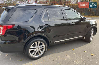 Позашляховик / Кросовер Ford Explorer 2017 в 