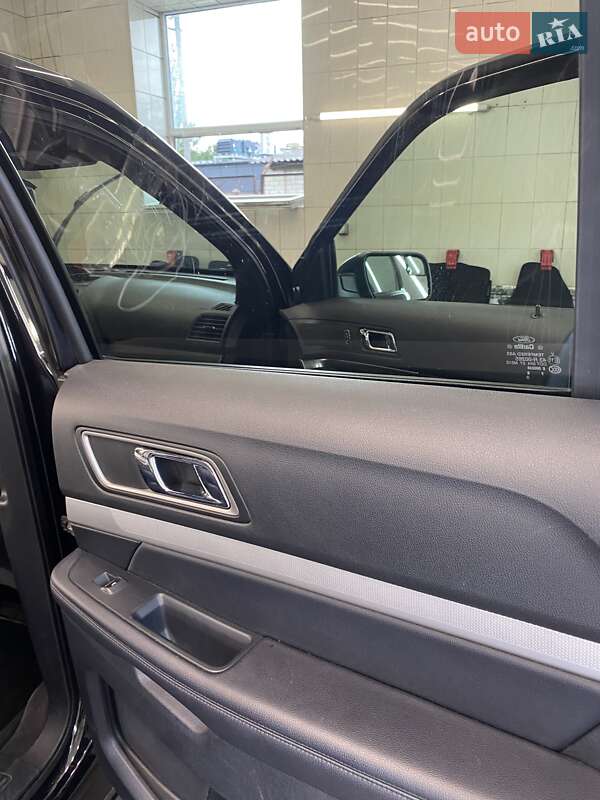 Внедорожник / Кроссовер Ford Explorer 2017 в Новомосковске