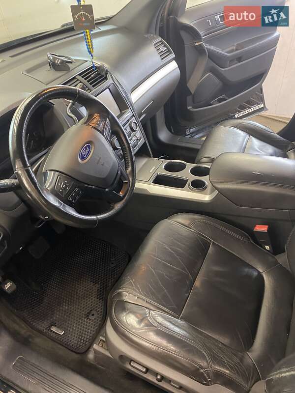 Внедорожник / Кроссовер Ford Explorer 2017 в Новомосковске