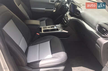 Позашляховик / Кросовер Ford Explorer 2021 в 