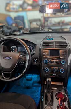 Позашляховик / Кросовер Ford Explorer 2017 в Черкасах