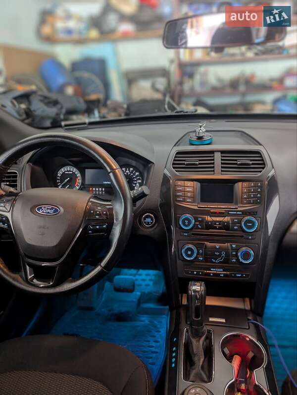 Внедорожник / Кроссовер Ford Explorer 2017 в Черкассах