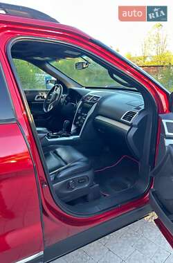 Позашляховик / Кросовер Ford Explorer 2012 в 