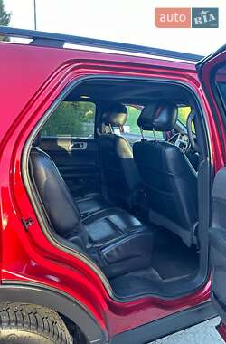 Позашляховик / Кросовер Ford Explorer 2012 в 