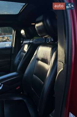 Позашляховик / Кросовер Ford Explorer 2012 в 