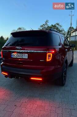 Позашляховик / Кросовер Ford Explorer 2012 в 