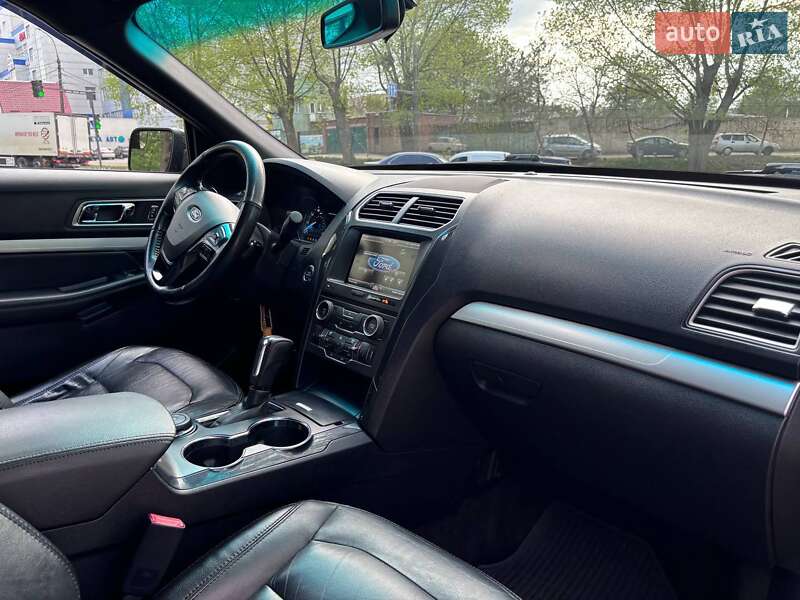 Внедорожник / Кроссовер Ford Explorer 2016 в Хмельницком