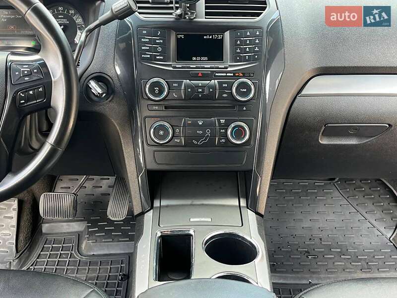 Позашляховик / Кросовер Ford Explorer 2017 в Львові