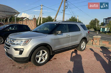Позашляховик / Кросовер Ford Explorer 2018 в 