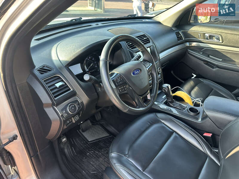 Внедорожник / Кроссовер Ford Explorer 2018 в Ровно
