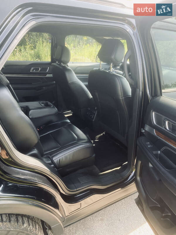 Внедорожник / Кроссовер Ford Explorer 2017 в Ровно