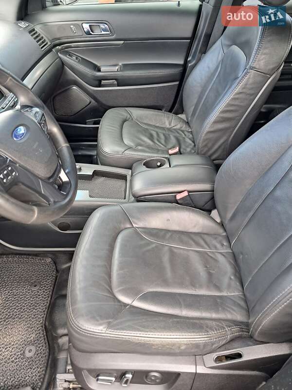 Внедорожник / Кроссовер Ford Explorer 2018 в Черновцах