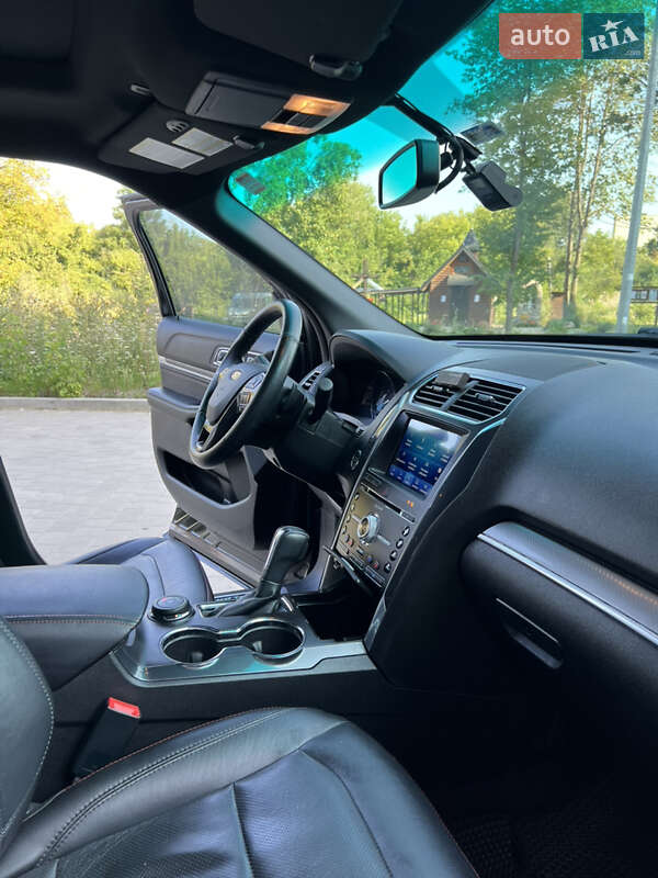 Позашляховик / Кросовер Ford Explorer 2016 в Івано-Франківську