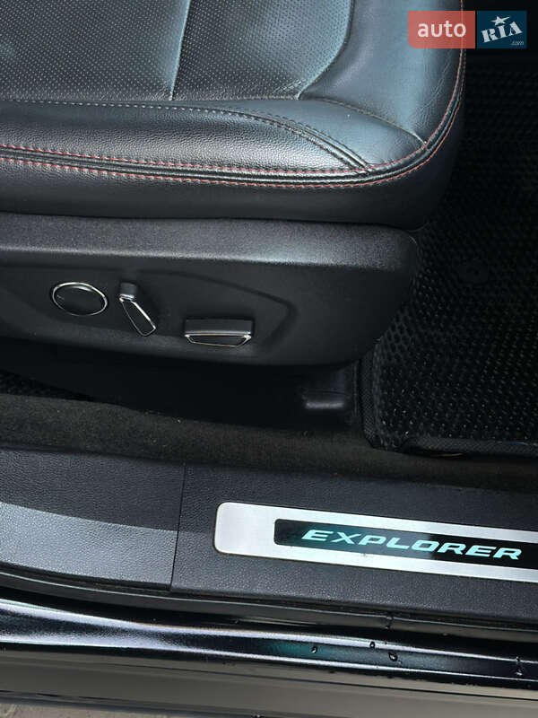 Позашляховик / Кросовер Ford Explorer 2016 в Івано-Франківську