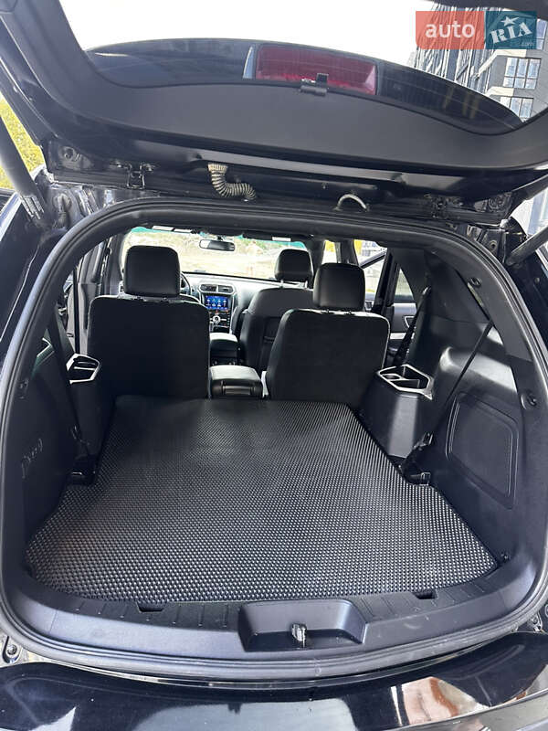 Позашляховик / Кросовер Ford Explorer 2016 в Івано-Франківську