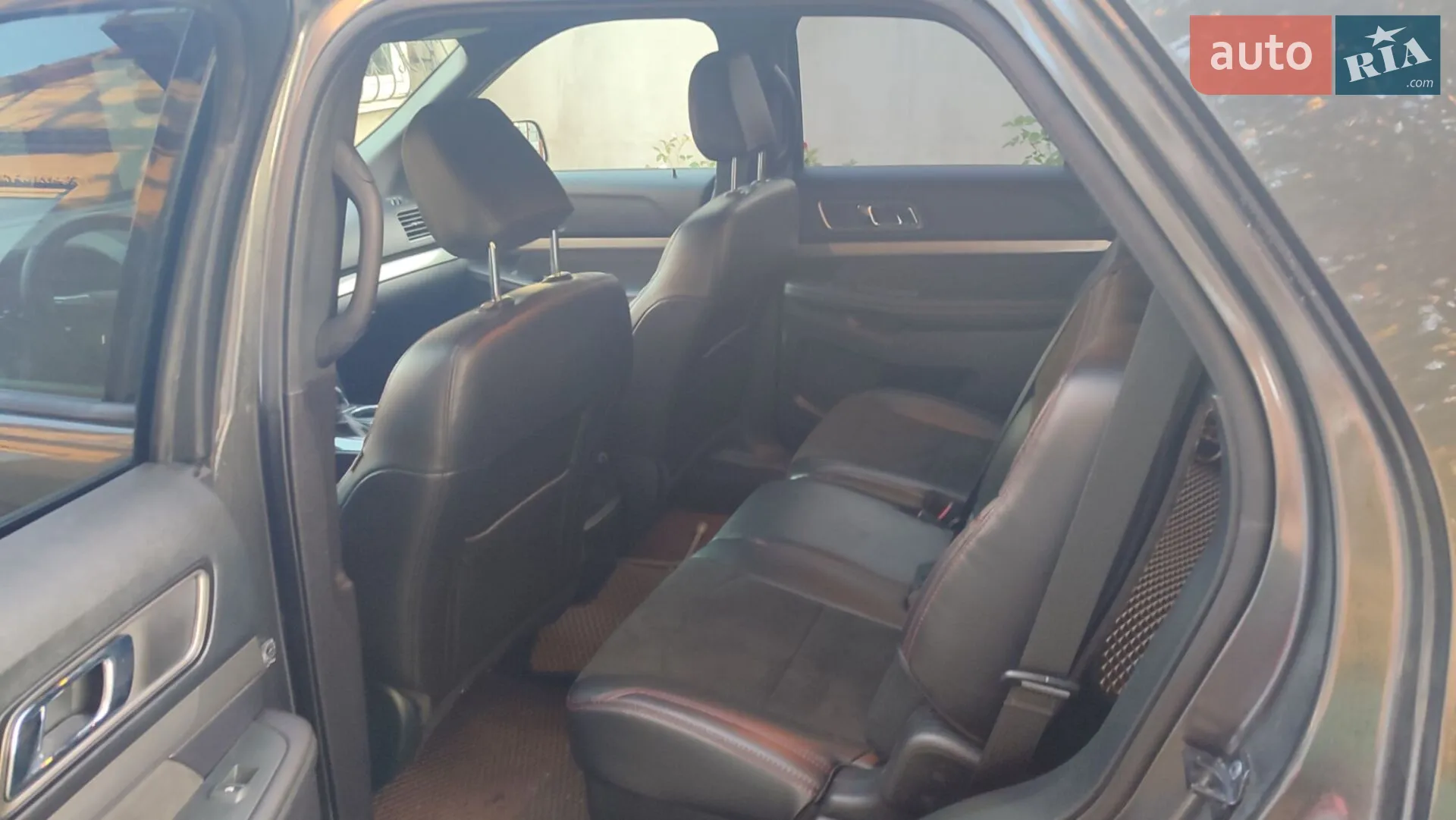 2018 Ford Explorer - мініатюра 15