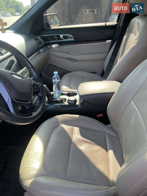 Внедорожник / Кроссовер Ford Explorer 2018 в Львове