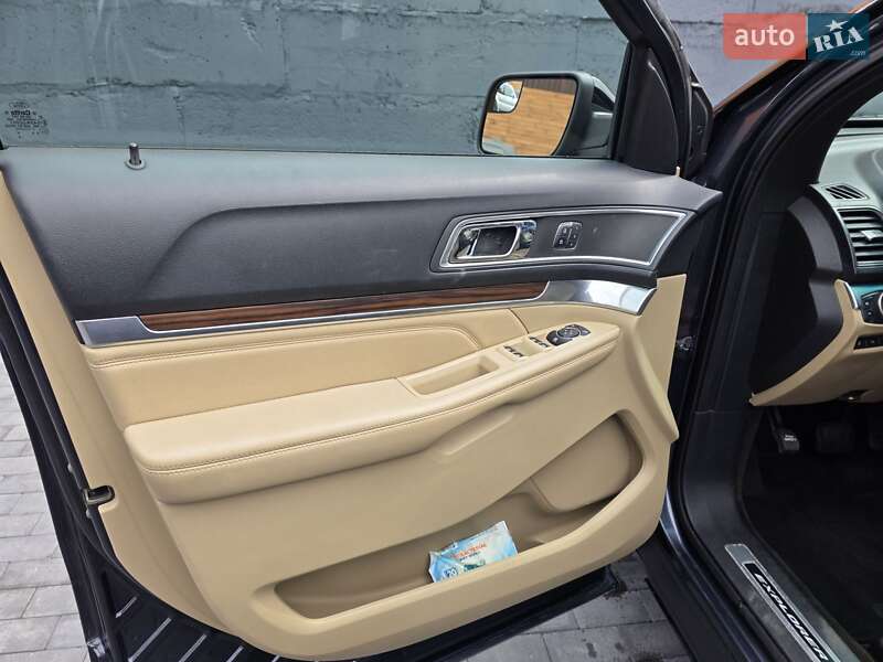 Позашляховик / Кросовер Ford Explorer 2016 в Києві