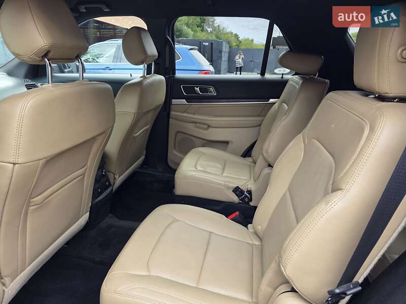 Позашляховик / Кросовер Ford Explorer 2016 в Києві