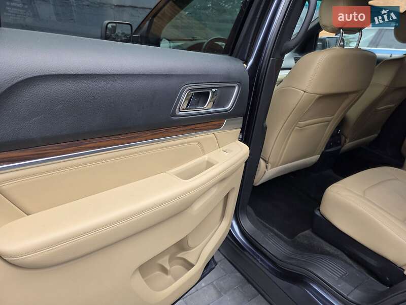 Внедорожник / Кроссовер Ford Explorer 2016 в Киеве