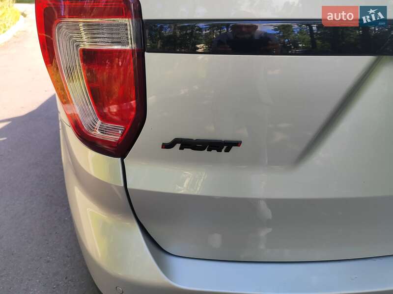 Позашляховик / Кросовер Ford Explorer 2015 в Києві