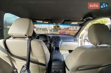 Позашляховик / Кросовер Ford Explorer 2018 в 