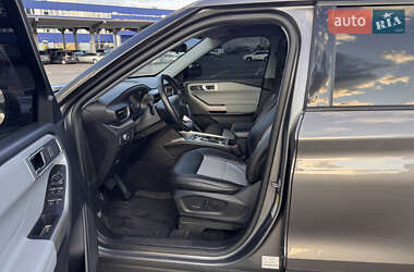 Позашляховик / Кросовер Ford Explorer 2022 в 