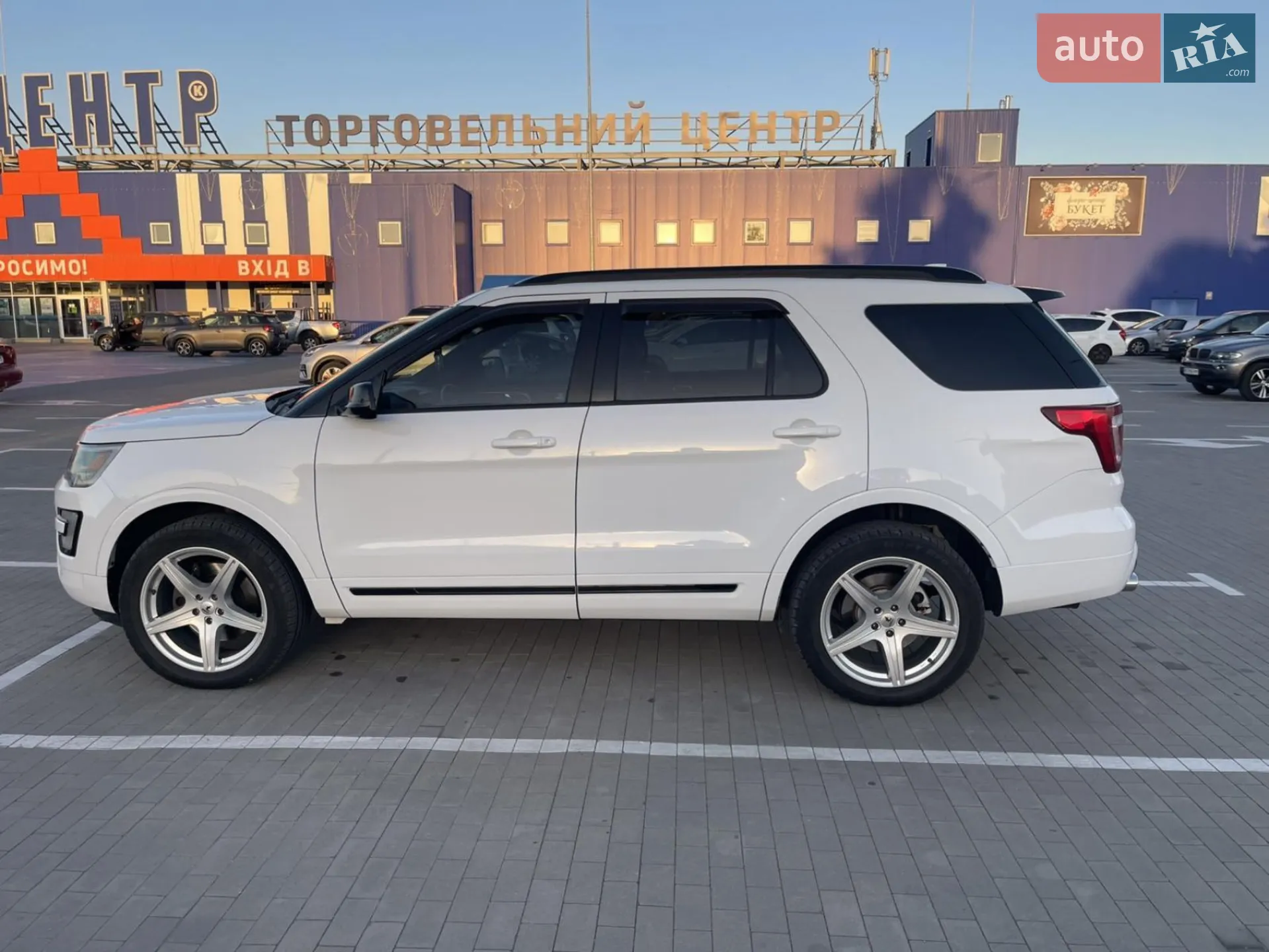 2015 Ford Explorer - мініатюра 19